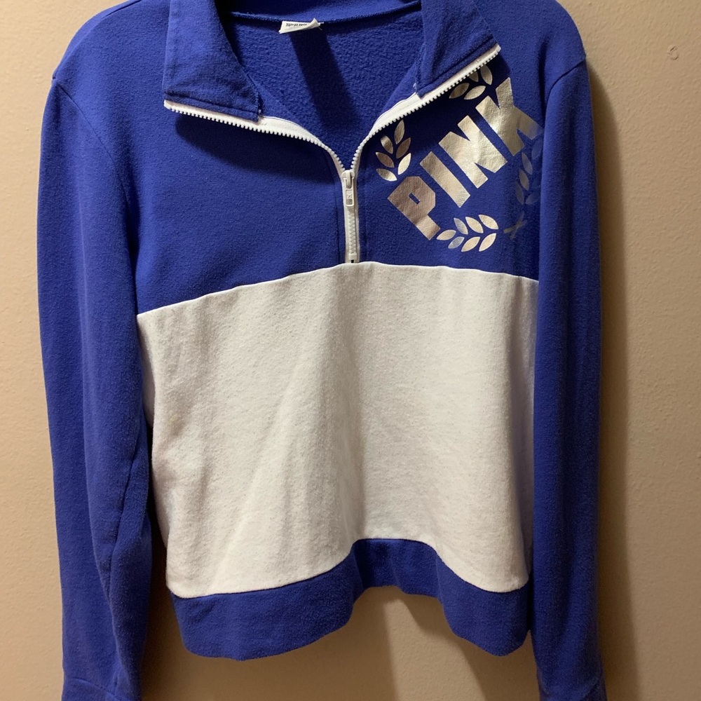 VICTORIA SECRET PULLOVER WORN